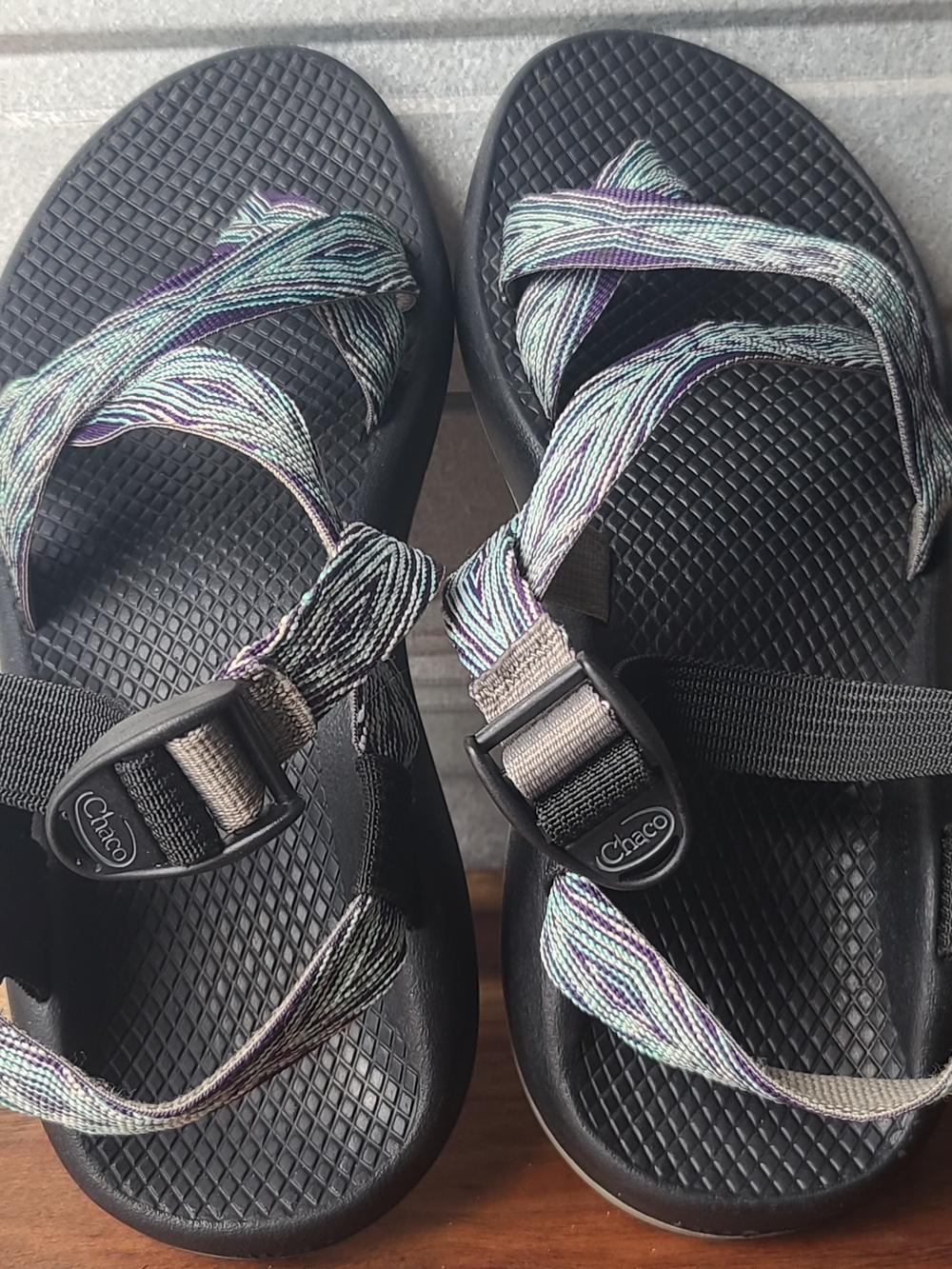Chaco Womens 8 Strappy Sport Sandals in Black with Straps